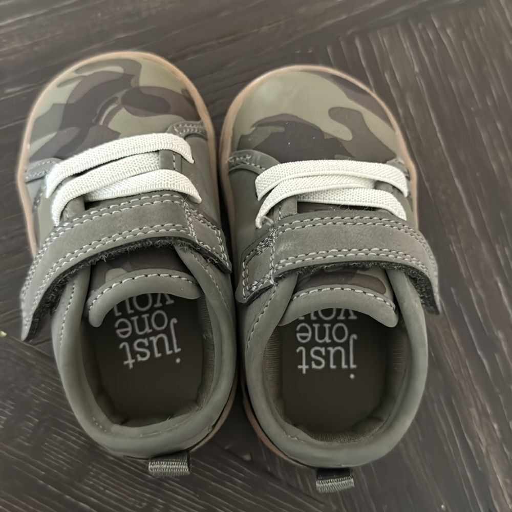 Carters sneakers, baby shoes, size 3-6 months, camo, green, tan, spring - Picture 2 of 4